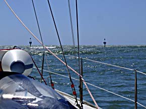 fiumara grande, la zona dei nuovi fanali con mare mosso